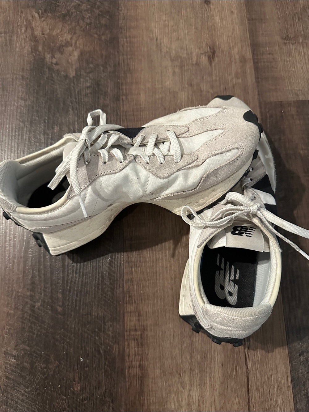 New Balance 327 sneakers